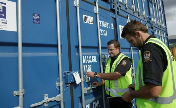 Таможенная очистка грузов – обязательная проверка безопасности.